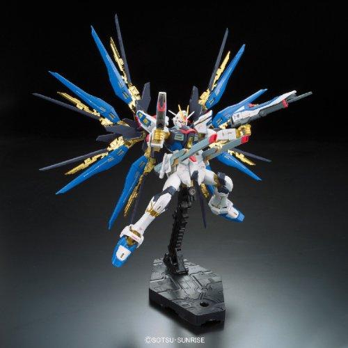 Gundam SEED Destiny Strike Freedom Gundam 1/144 Scale Model Kit