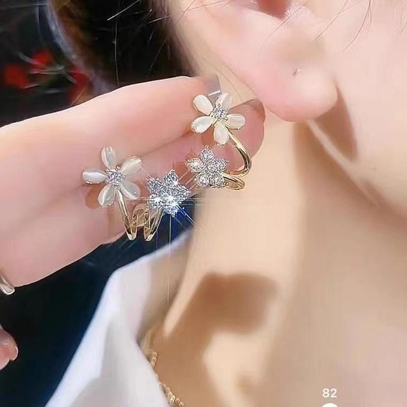Cherry Blossom Fresh Green Earrings 2022: Trendy Rhinestone Cat s Eye Design