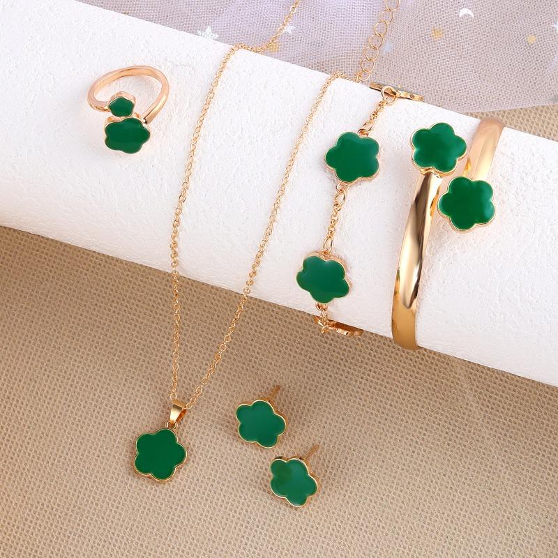 Lucky Clover Pendant Multicolor Necklace Four-piece Set Simple and Cute Ladies Set