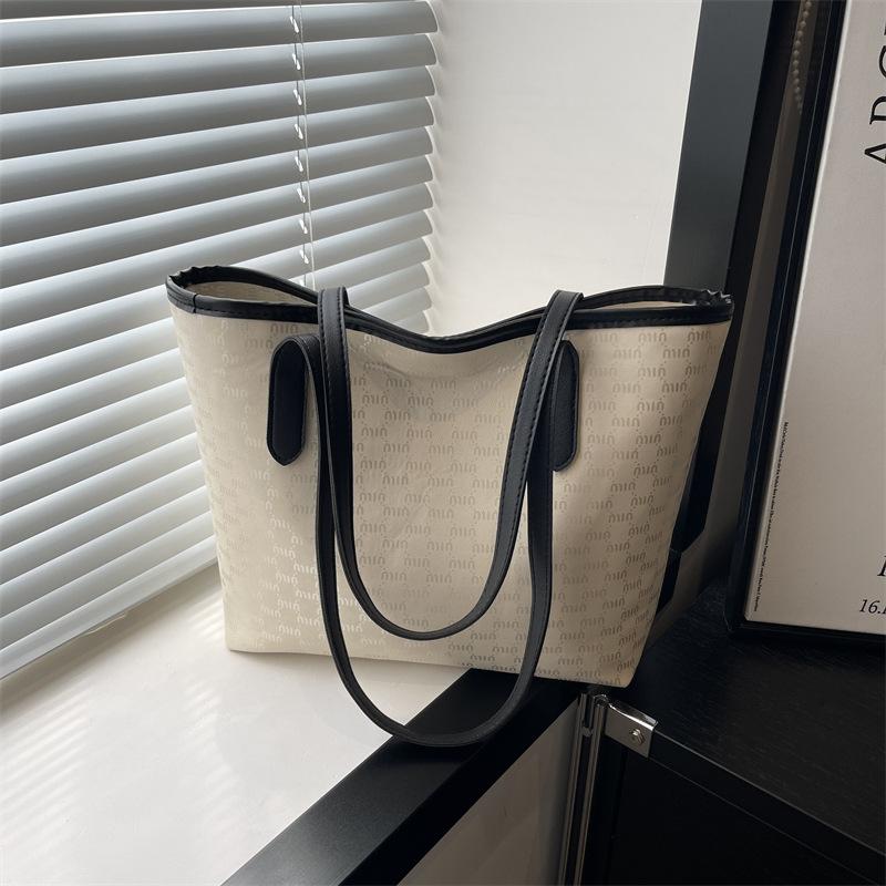 Fashion Large-capacity Color Matching Casual New Casual Simple Trend Commuter Tote Shoulder Bag