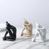 Nordische Wabi Sabi Harz Buchstütze Skulptur Kniende Figur Heimdeko Modern Minimalistisch