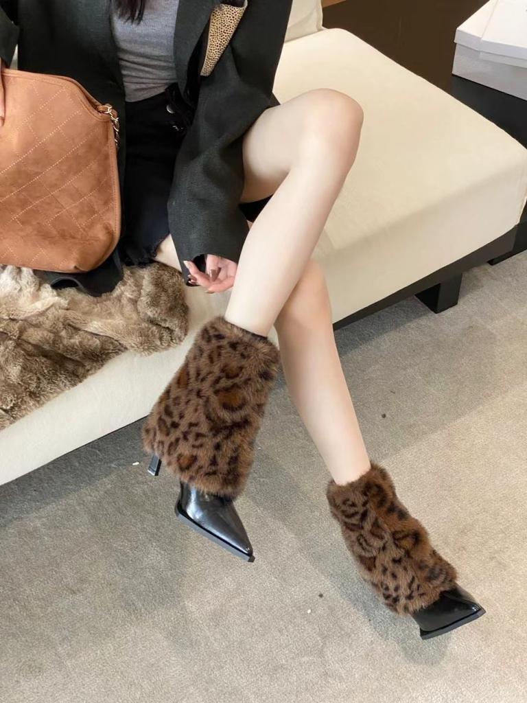 2025 winter new pointed fashion pants boots women's European and American plush stiletto short boots brown high-heeled short boots