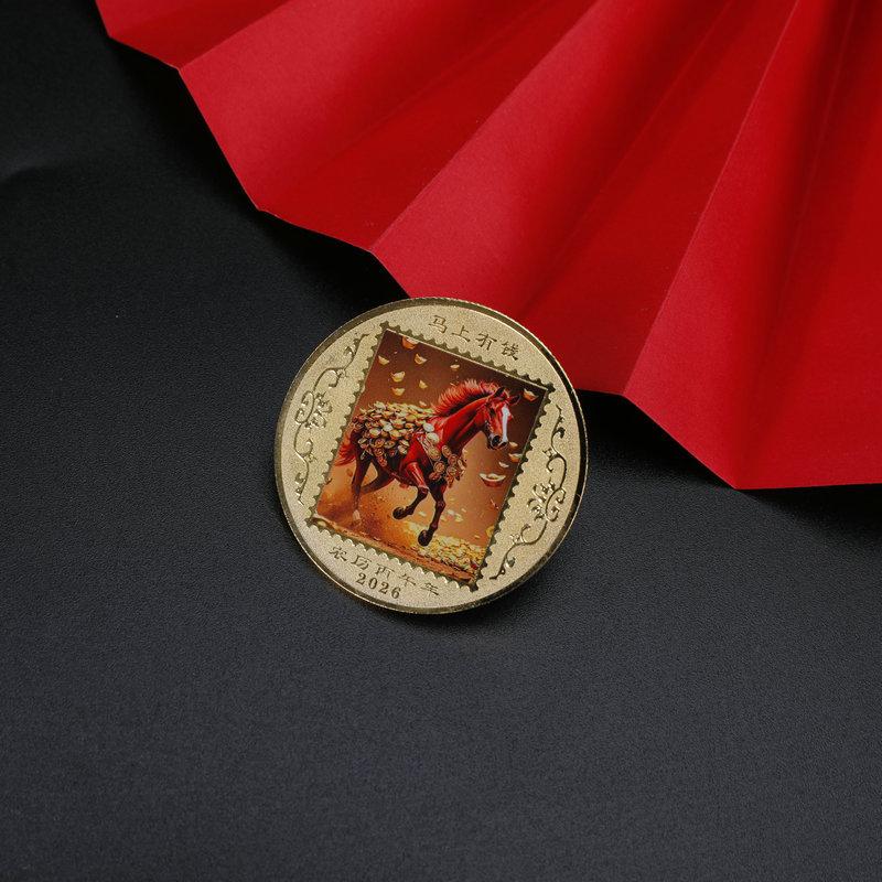 Münzdekoration 2026 Tierkreis Pferd Farbige Gedenkmedaille Jahr des Pferdes Geburtstag Kleine Geschenk Metallhandwerk Veranstaltungs-Souvenir