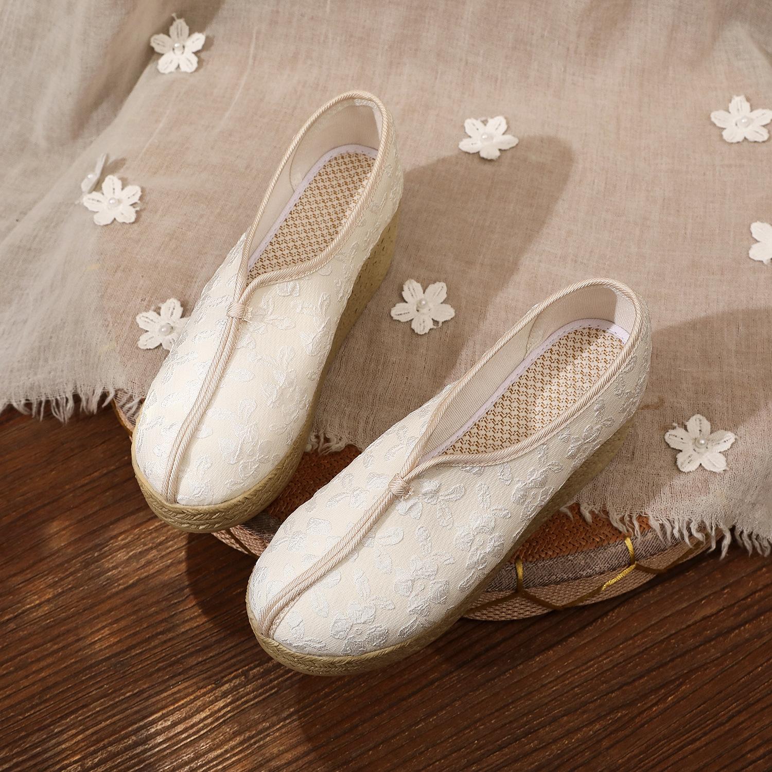 

Новая вышитая обувь, легкая этническая тканевая обувь на толстой подошве, женская обувь в этническом стиле Гочао, универсальная вышитая обувь 36 белый