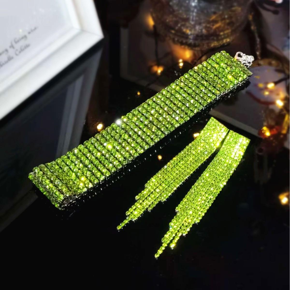 

Розкішний блискучий набір з двох предметів: намисто та сережки, набір прикрас зі стразами з леопардовим принтом, ювелірні вироби у вигляді ланцюжка на шию.