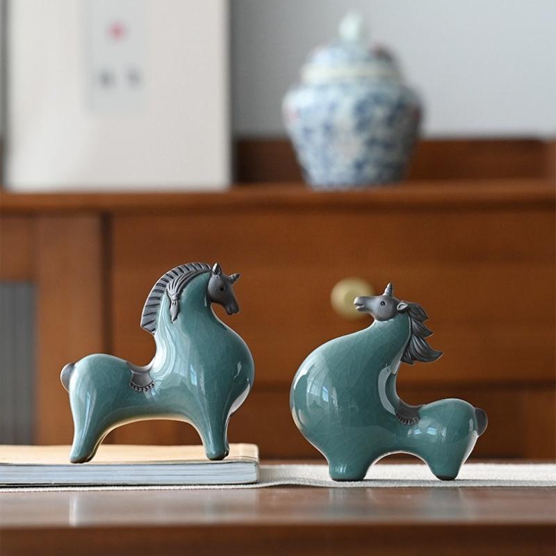 Keramické figurky koní pro štěstí do obývacího pokoje, předsíně, na stůl ve vinotéce, kancelářský stůl, koník zvěrokruhu