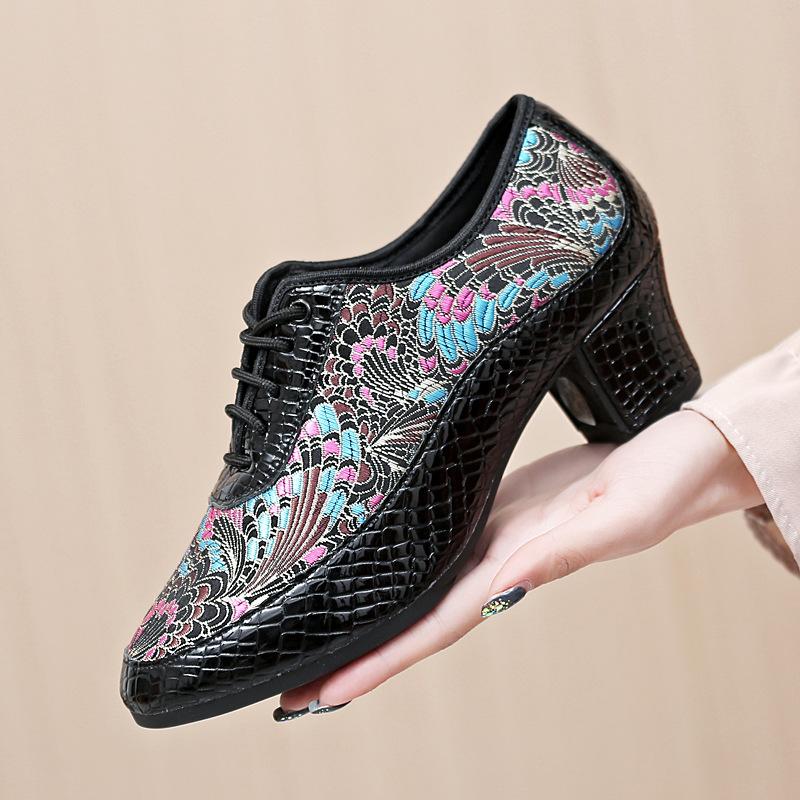 Fashion New Women Tango/Latin Dance Shoes Soft Bottom Leopard Print Modern Salsa Dancing Shoes for Girls Ladies 5cm Heels