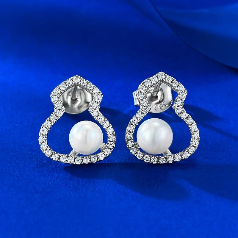 

S925 Silver Gourd Stud Earrings with 5.0mm Round Pearl - Versatile Daily Fashion for Women, Xiaohongshu Style S925 Silver