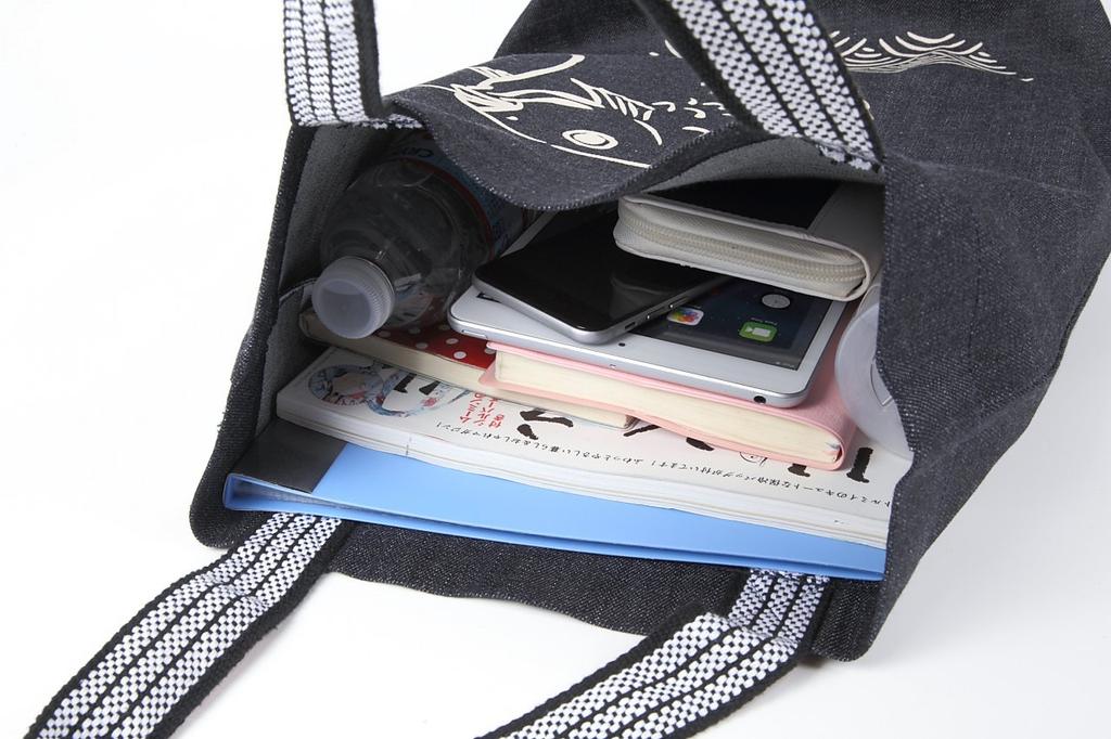 Kurashiki Denim-Tragetasche, Retro-Japanmuster, Vertikales Format, Hergestellt in Japan (Geschäftlicher Wohlstand)