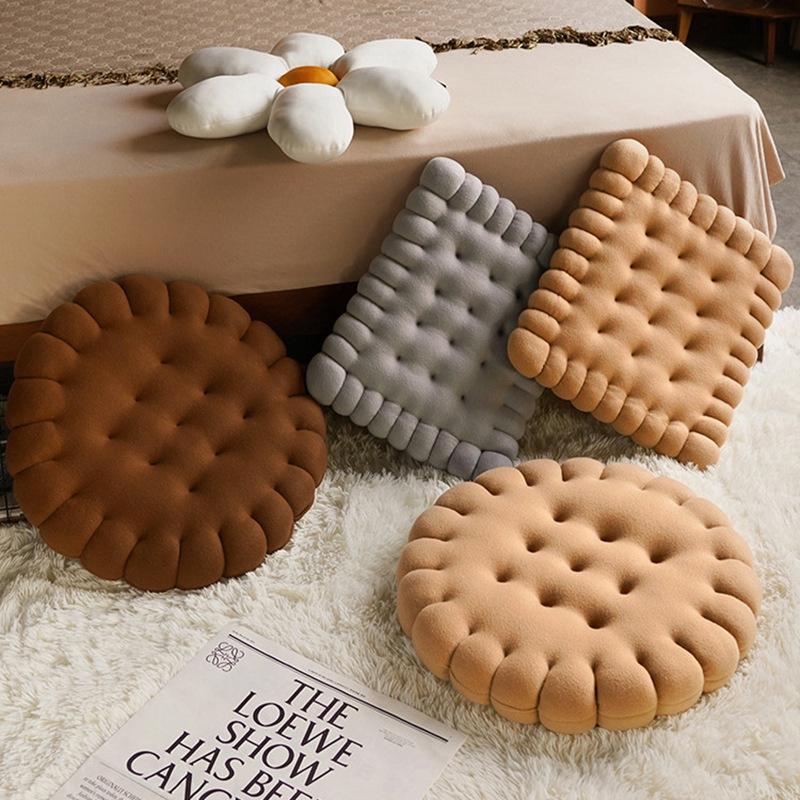 30cmReal Life Biscuit Shape Plush Cushion Soft Creative Pillow Chair Car Seat Pad Decorative Cookie Tatami Back Cushion Sofa Home