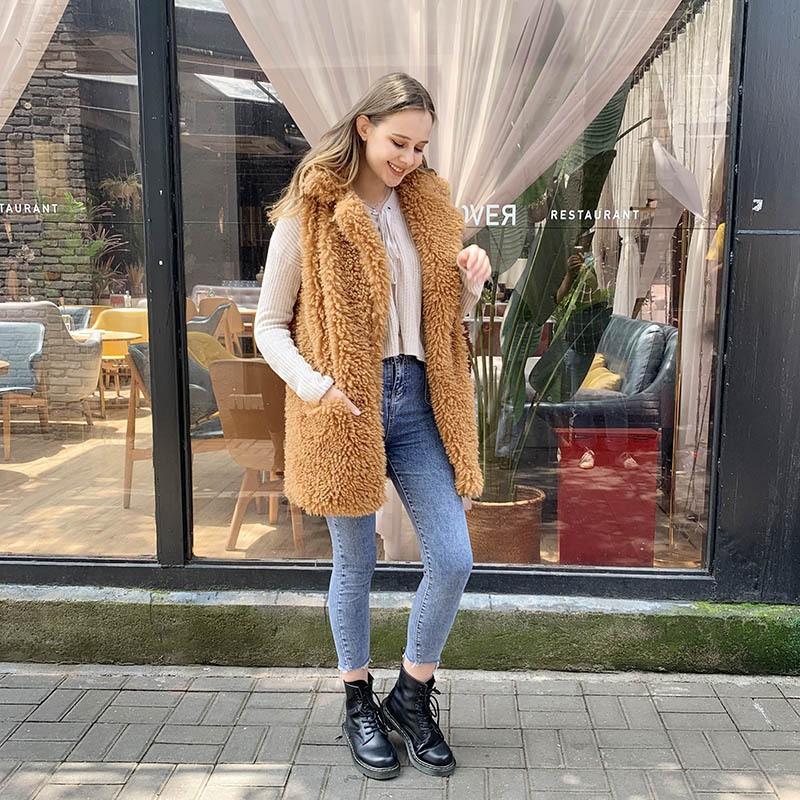 Womens Faux Fur Vest With Notched Lapel Retro Style Warm Outerwear Winter Student Fashion