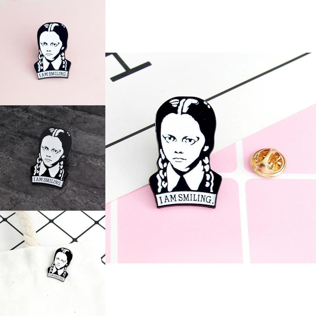 Wednesday Addams Brosch Märke Semester Skräck Gåva Till Fans