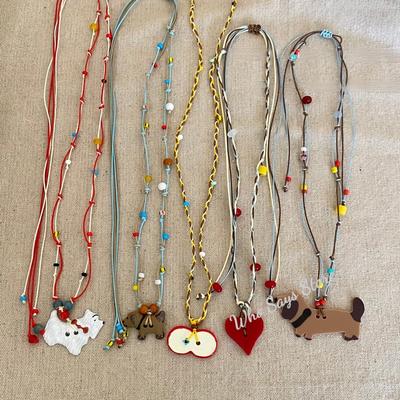 Süßes Welpen-Halskette für Frauen Quasten-Anhänger Choker Apfel Süßes Liebesherz Kette Ästhetischer Schmuck Zubehör