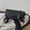 This year's popular fashion solid color texture shoulder messenger bag women 2025 new versatile ins Internet celebrity saddle bag