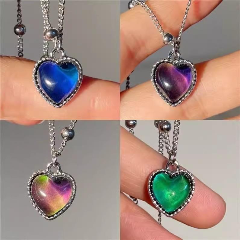 Thermochromic Mood Monitor Heart Pendant Necklace Color Change As Emperature Women Girls Clavicle Chain Necklaces Lover Jewelry