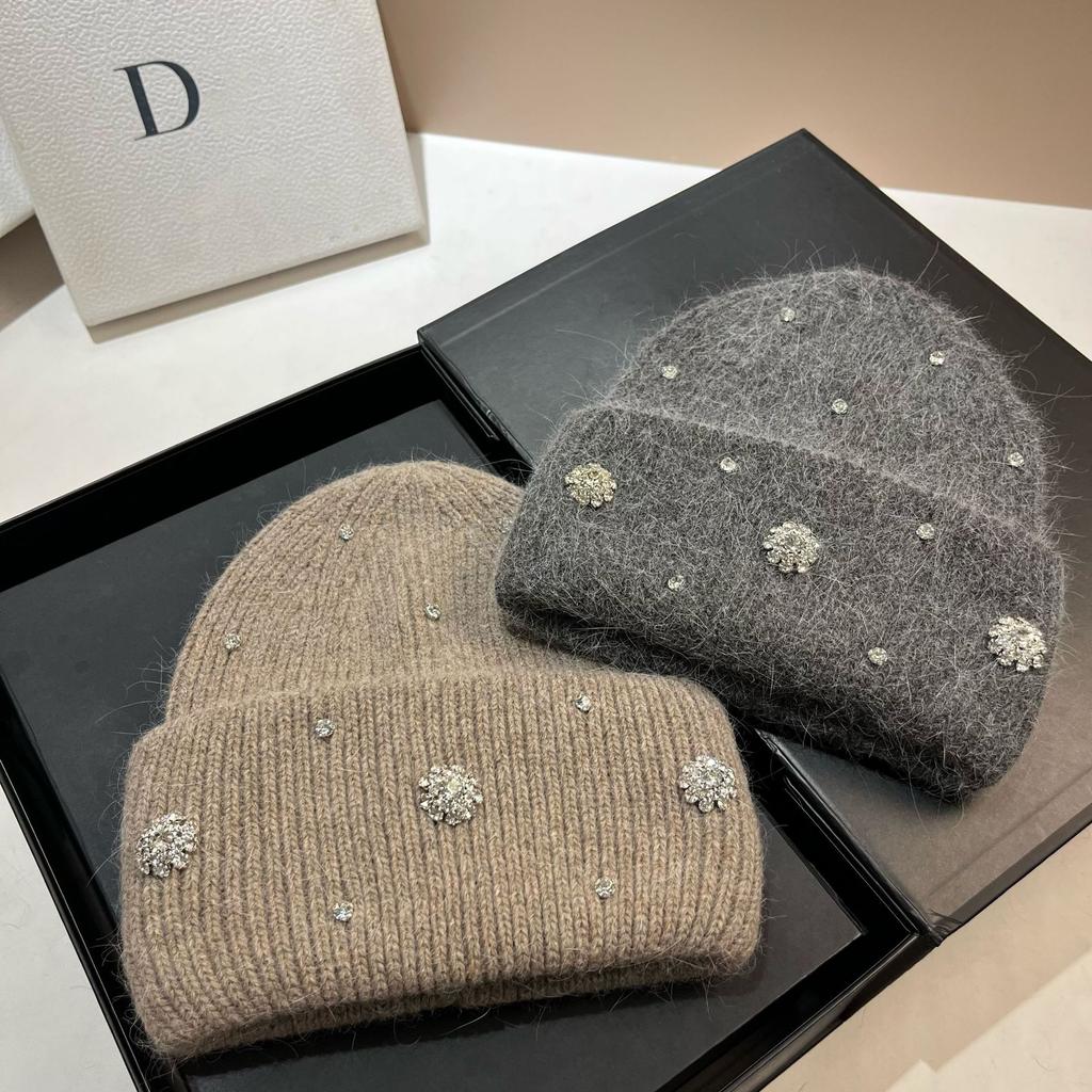 Winter Light Luxury Niche Rhinestone Heavy Industry Knitted Hat Celebrity Outdoor Warm Rabbit Hair Pullover Hat