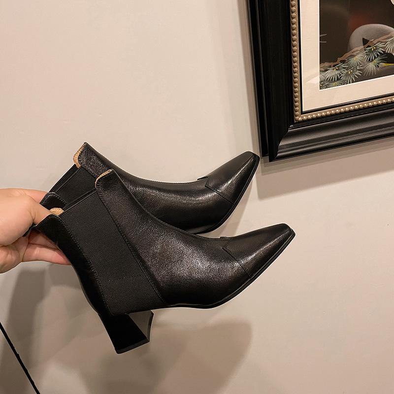 2025Qiu French simple short boots women's small square head thick heel leather Chelsea boots winter boots low tube women