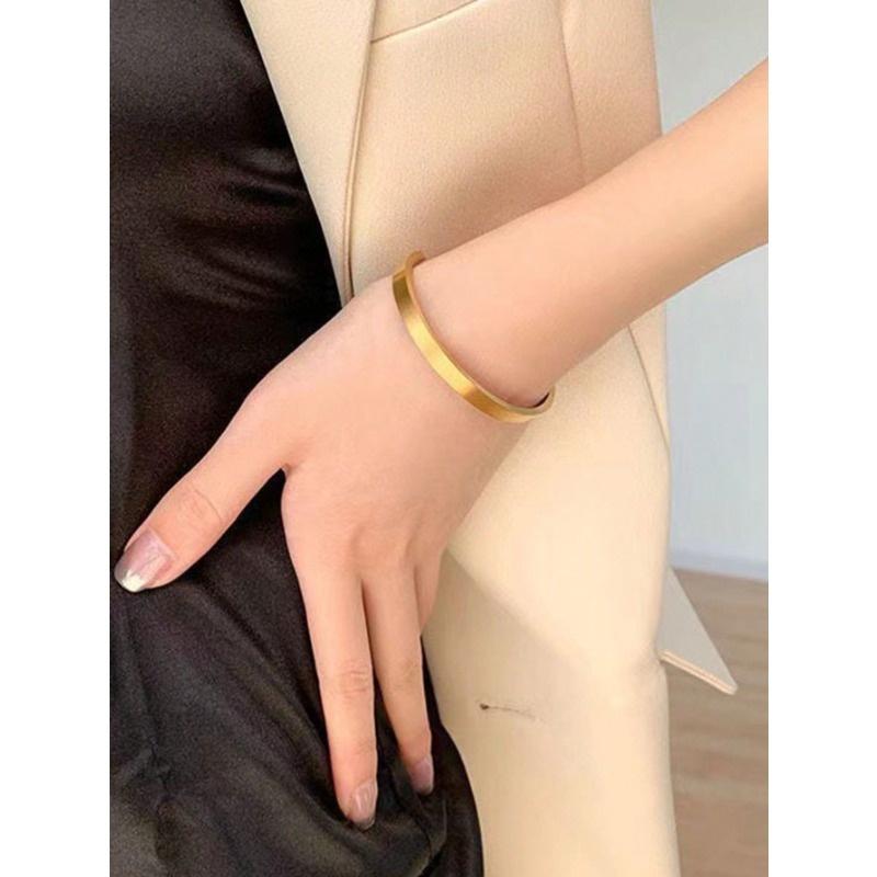 Couple's Titanium Steel Mirror Finish Minimalist Bangle