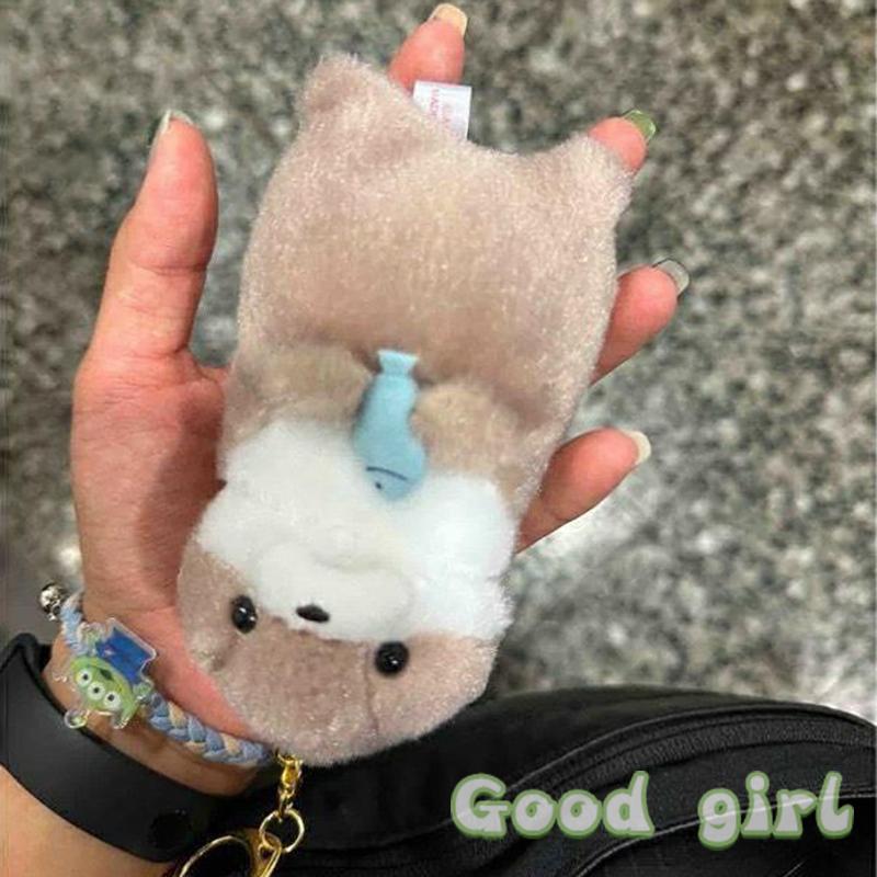 New Cartoon Otters Holding Fish Plush Doll With Chain Creative Kawaii Keyrings Hanging Pendant Jewelry School Bag Wallet Charms