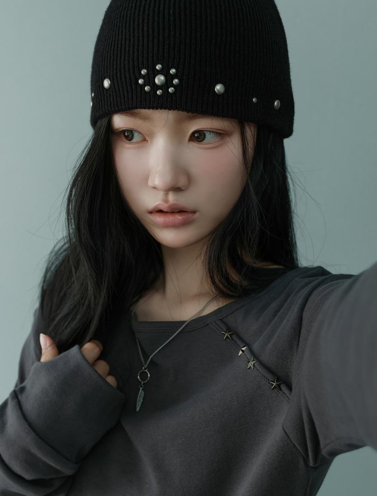 Lupeu Mini Silver Studded Beanie Black