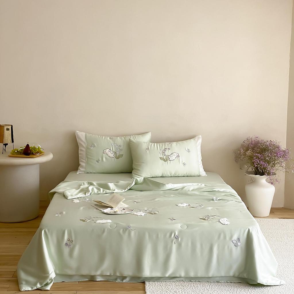 Light Luxury Tencel Summer Quilt Set - Cartoon Rabbit Cool Kids' Blanket
