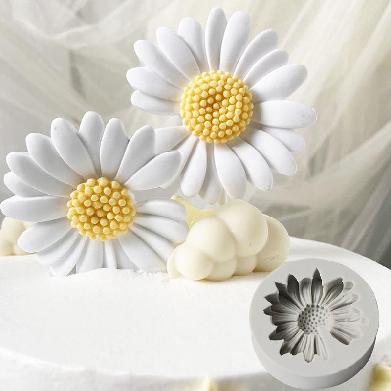 Daisy Chamomile Flower Silicone Mold Car Aromatherapy Epoxy Handmade Soap Candle Mold DIY Decoration Mold Newest