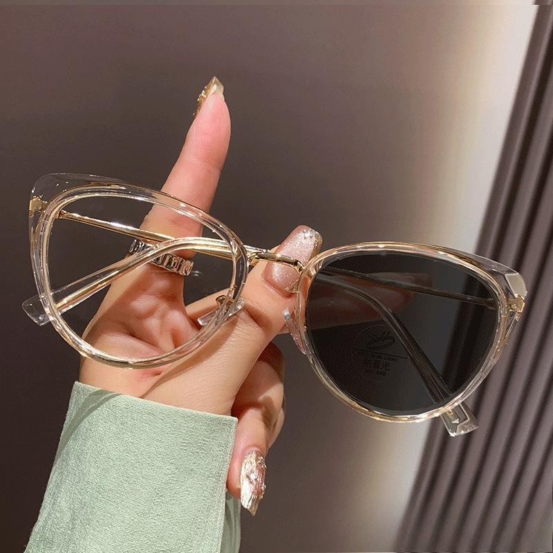 Trendy Photochromic Cat Eye Glasses Anti Blue Light Ultra Light Non Prescription Flat Glasses Alloy TR Frame