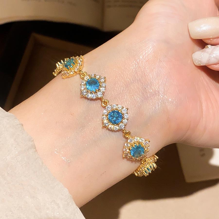 Liu Bao Multicolor Zircon Flower Bracelet – Elegant, Fashionable, Versatile Jewelry