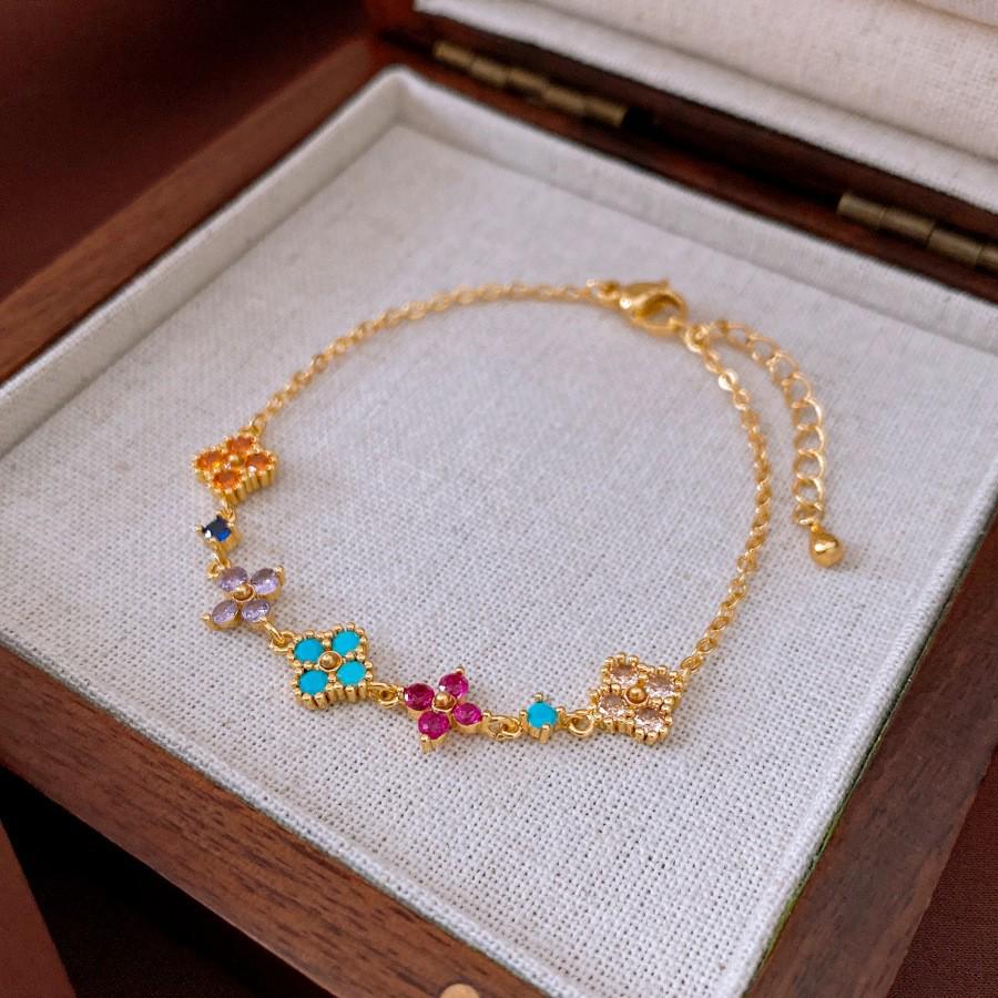 Zircon Flower Round Bracelet: High-End Light Luxury Fashion, Retro Versatile Women's Jewelry