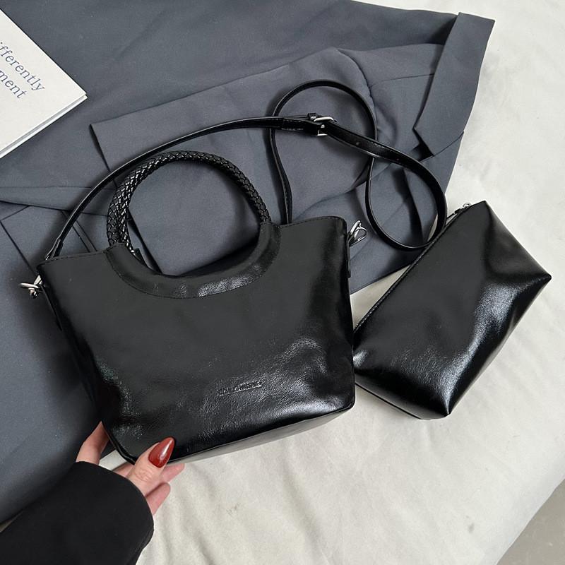 IELGY Autumn Winter Retro Fashion One-Shoulder Messenger Bag Ladies Portable Bucket Bag