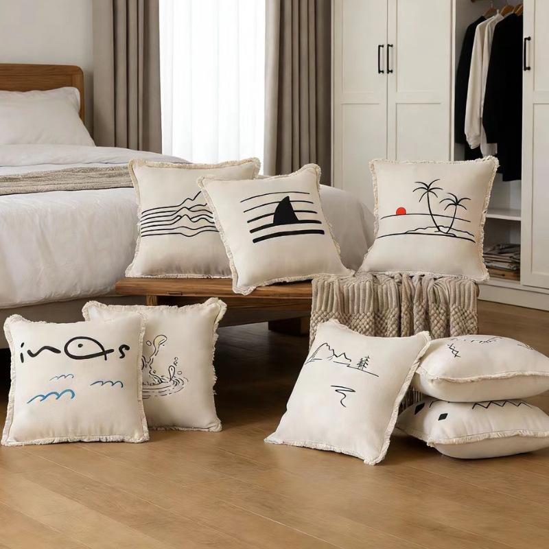 Luxuriöses Europäisches Minimalistisches Besticktes Zierkissen mit ausgefransten Rändern – Hochwertiges Lendenstützkissen für das Sofa.