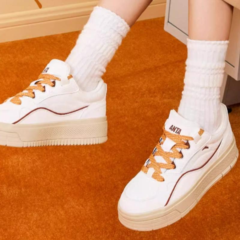 Anta Lightweight Versatile Retro Casual High-Top Sneakers Women Sneakers White Red 922418065-6
