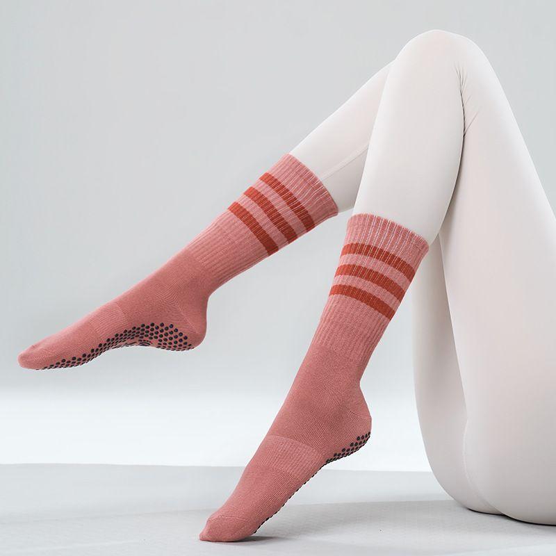 

Yoga Socks Female Pilates Training Socks 2024 Autumn and Winter Thin Professional Non Slip Indoor Dedicated Knee Socks Room Socks F2432 evening glow red