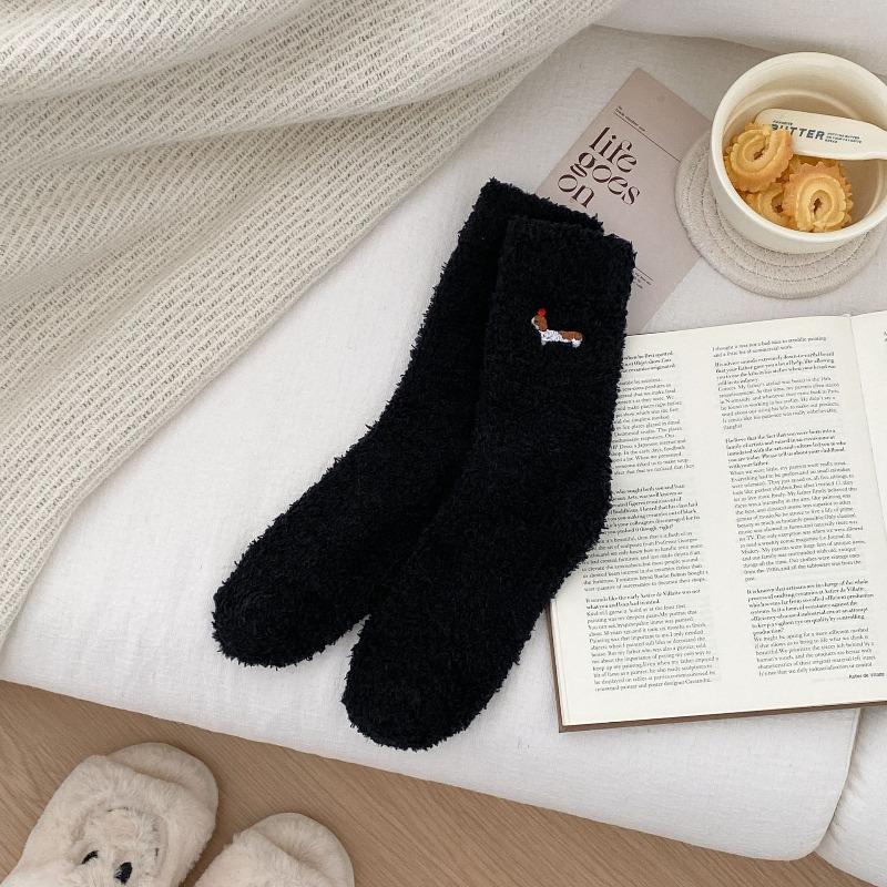 Coral Fleece Socks for Autumn and Winter, Non-shedding Dachshund Women's Socks, Half-fleece Warm Floor Socks