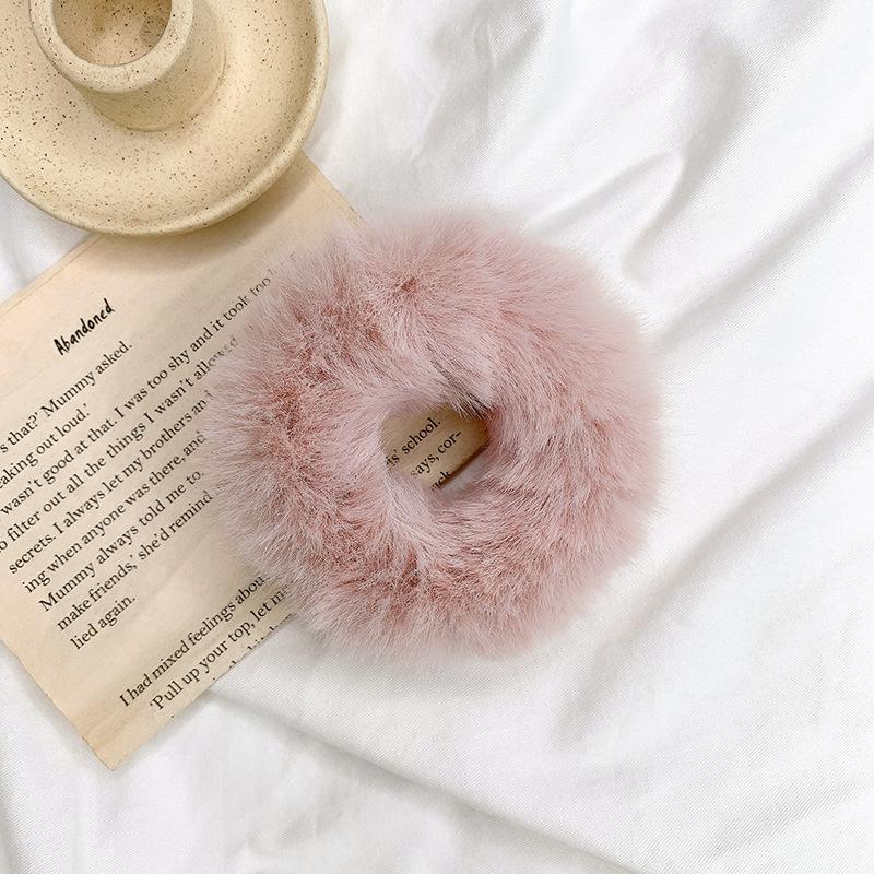 Fashion Hair Accessories 2026 New Colorful Fluffy Hair Band for Women Girls Ponytail Holder Hair Tie Plush Scrunchie Rubber Band