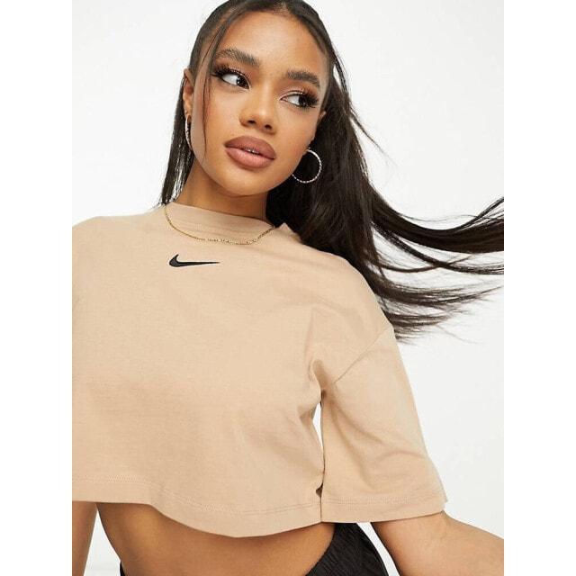 

Трендовая укороченная футболка Nike в конопляно-коричневом цвете