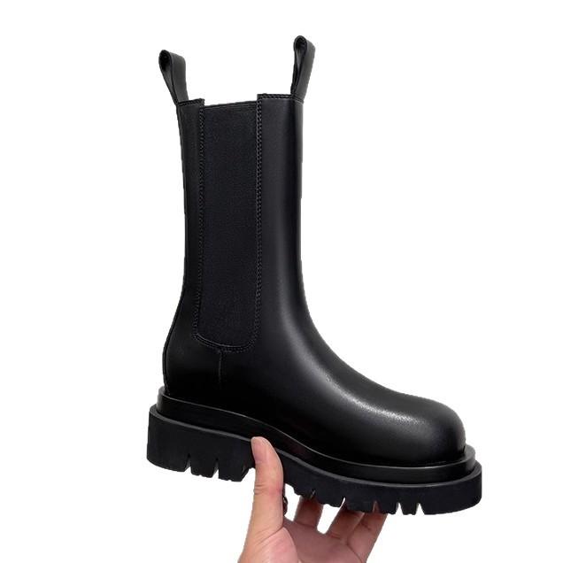 Fur integrated snow boots women's winter velvet thickened soft leather warm medium tube Martin boots thick sole inner height increase short boots
