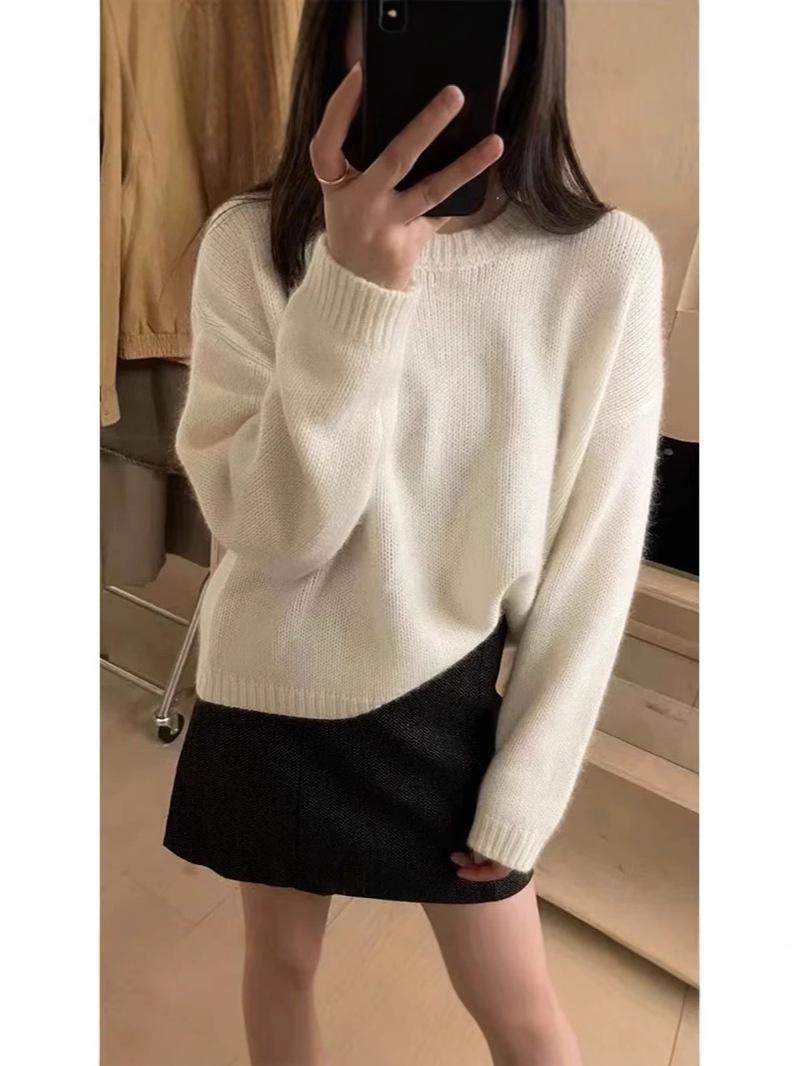 

Женский приталенный шерстяной свитер - Нежные цвета, Круглый вырез, Толстая вязка, Длинный рукав M белый