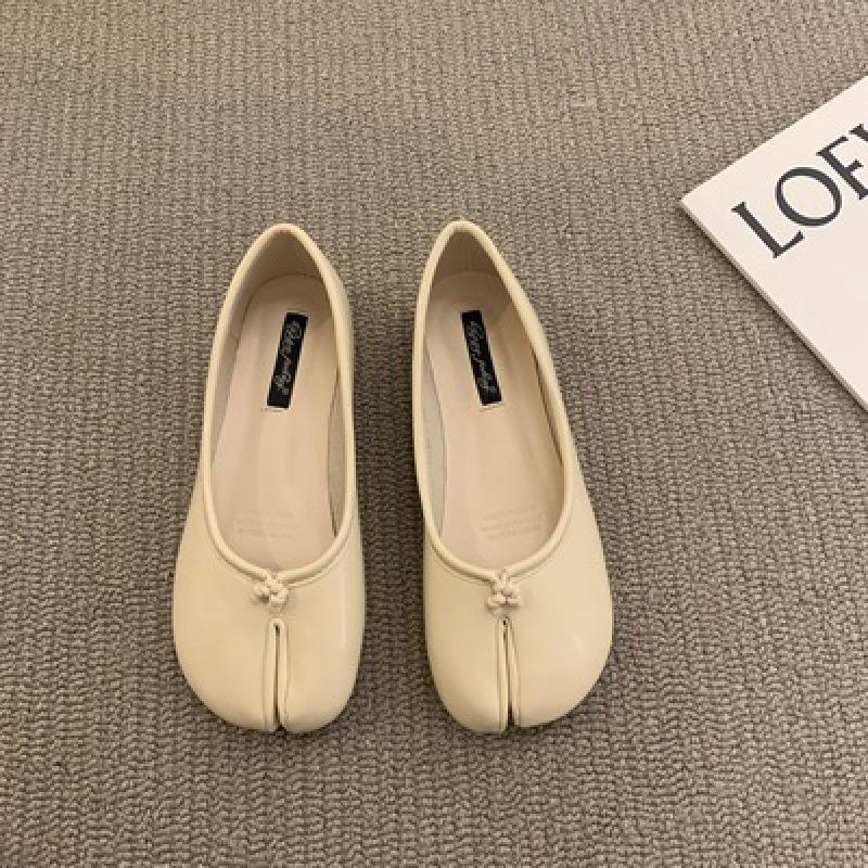 Korean version of one-pedal red split-toed pig's trotters horseshoe Doudou shoes flat-soled new shallow-mouth laden shoes soft-soled single shoes wom