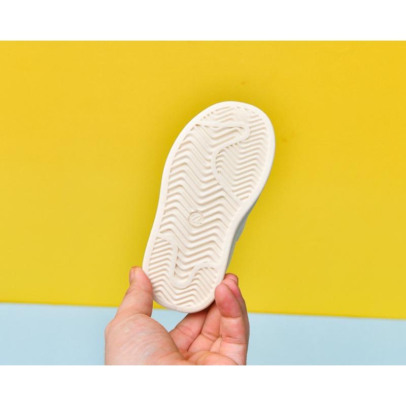 Nouveautés Baskets pour Enfants, Chaussures Décontractées à Bout Coquille pour Enfants, Chaussures pour Bébés et Tout-Petits, Chaussures de Marche & Baskets Blanches.