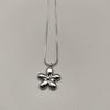 Light Senior Sense Temperament Necklace Fashionable Floral Pendant Necklace Exquisite Neckchains Party Jewelry for Women