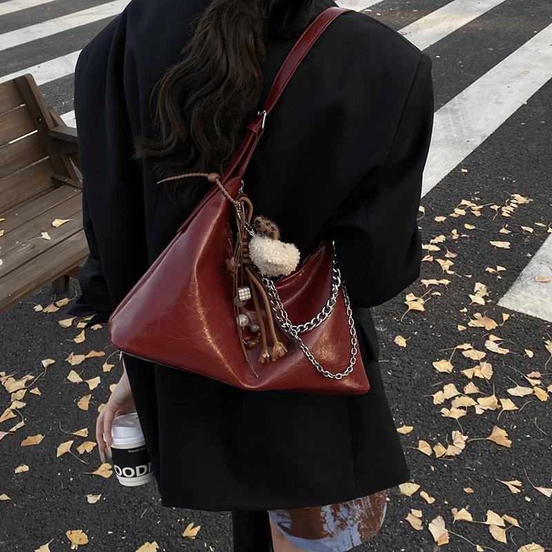 Underarm bag women's bag retro 2025 new fashion versatile niche design high-end women's shoulder messenger bag