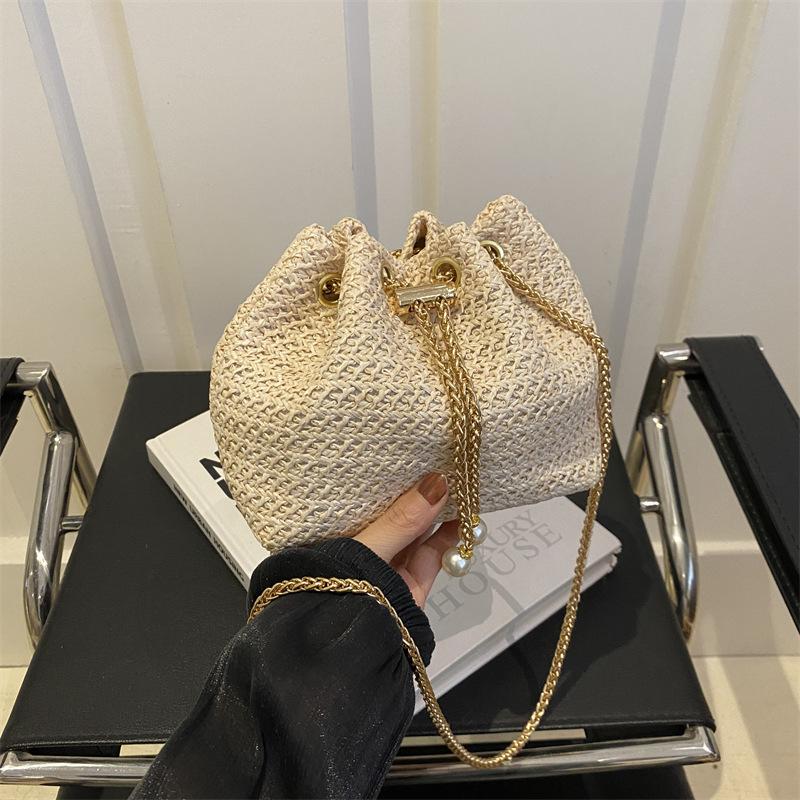New straw bag 2026 summer new beach bag chain bag shoulder messenger women's bag diamond bucket bag
