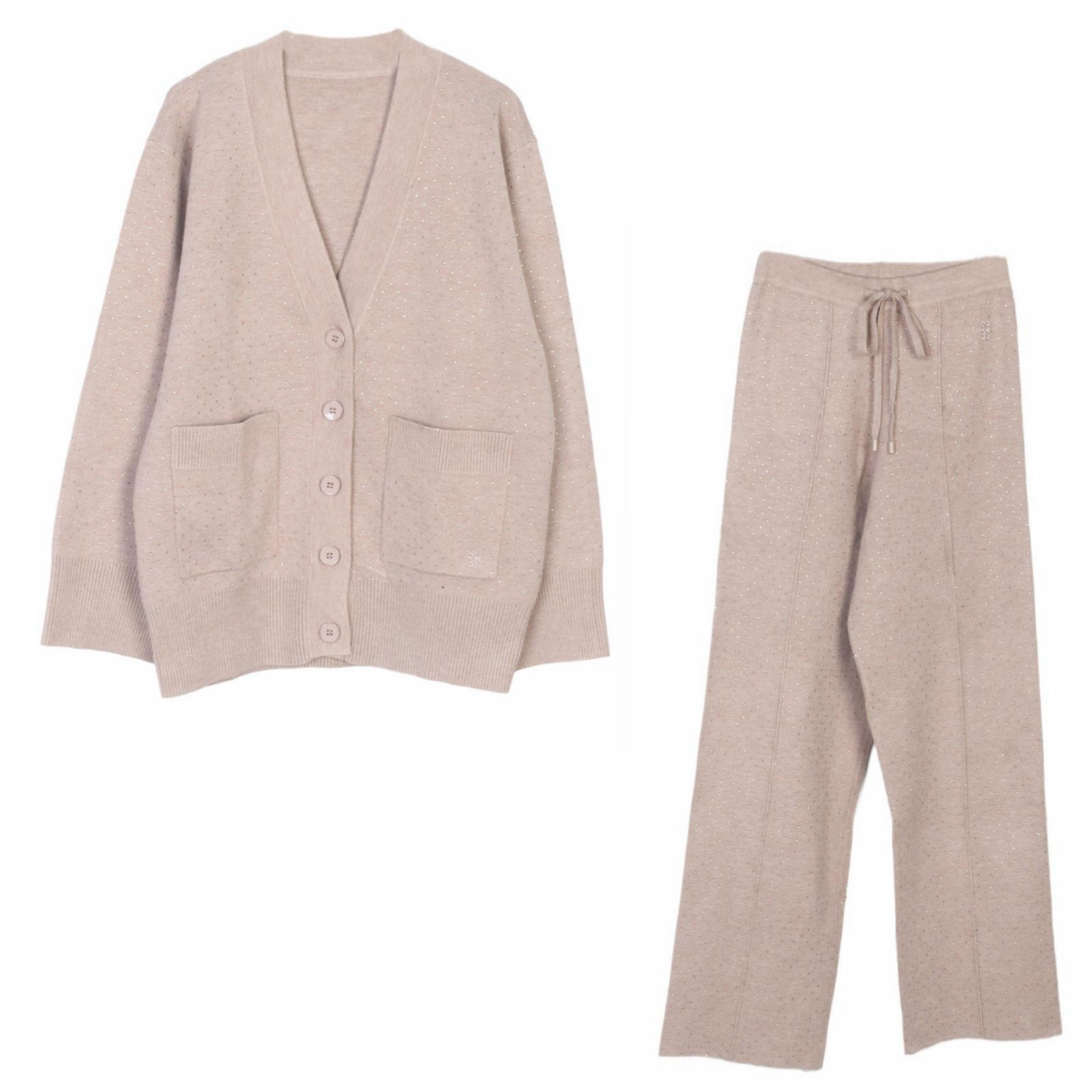 

2024 Autumn/Winter Heavy-Duty V-Neck French Knit Cardigan & Wide-Leg Pants Set Small