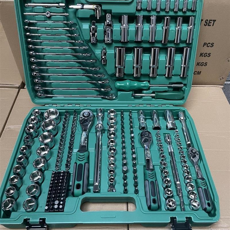 German 121-Piece Multi-Function Car Repair Socket & Ratchet Wrench Set