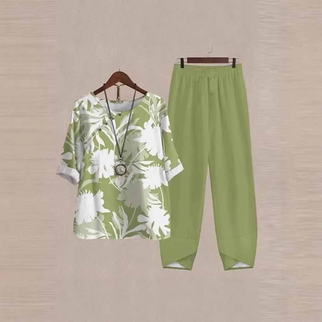 Women's Loose Fit Floral Printed Two Piece Outfit Half Sleeve T-Shirt Elastic Waist Pantsuit