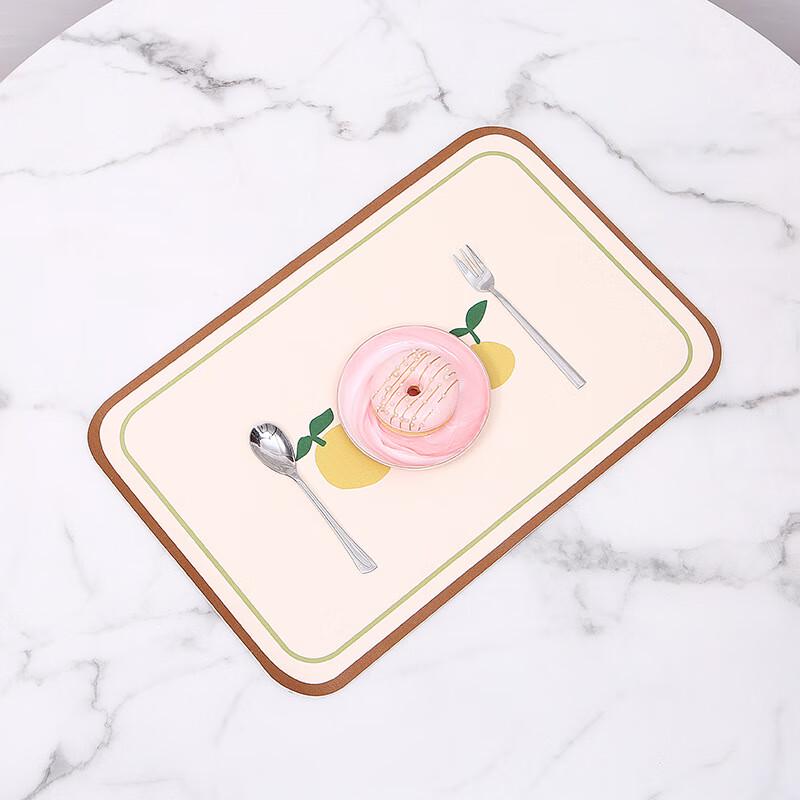 

ZISIZ Three Oranges Square Placemat