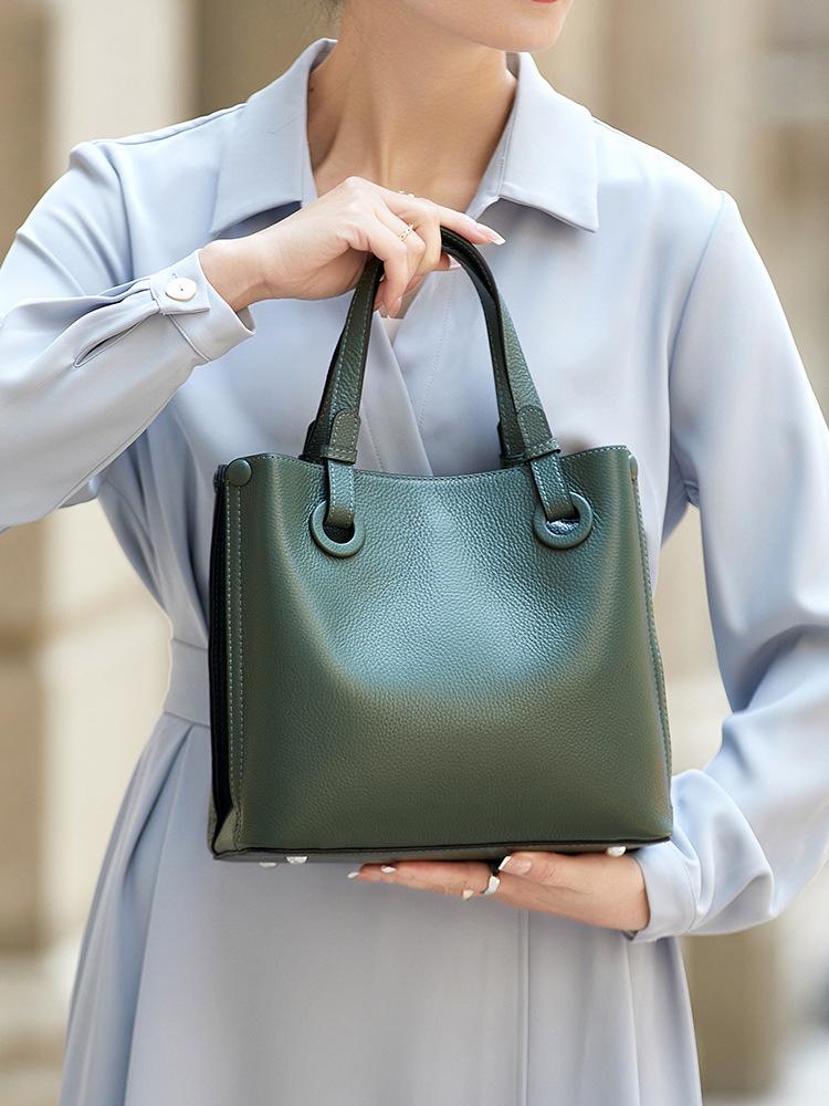 First Layer Cowhide Women's Shoulder Handbag - New Style, Large Capacity, Commuter Bag