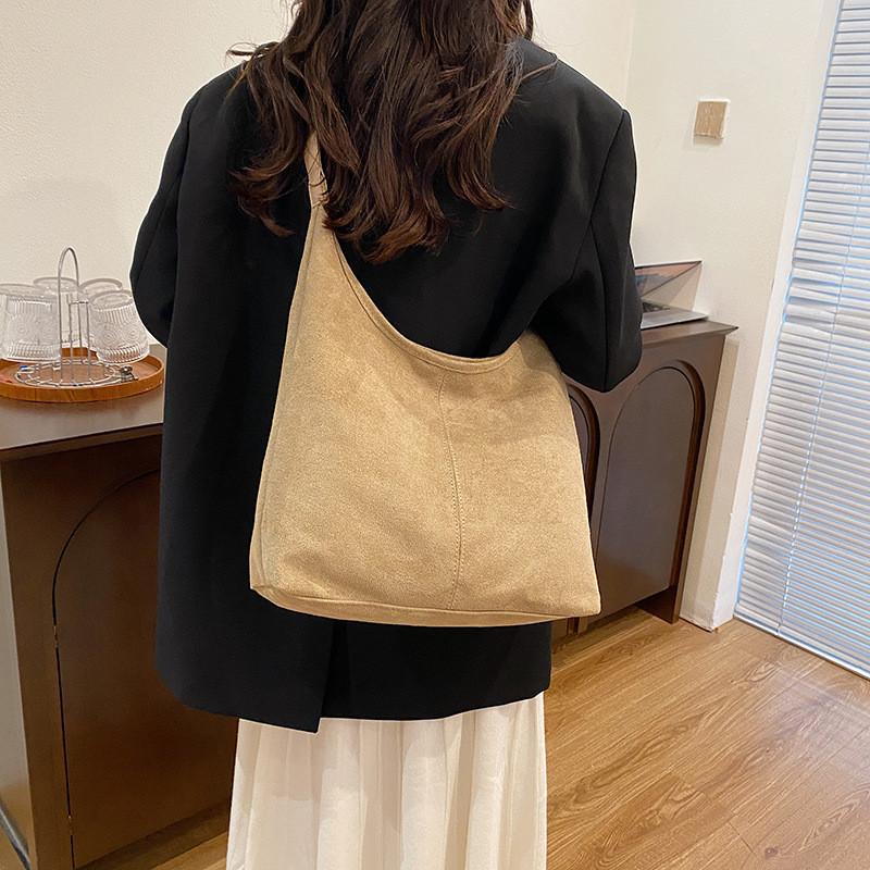 Chic Retro Korean Style Tote Bag For Women With Large Capacity And Fashionable Design In Black Khaki Or Coffee