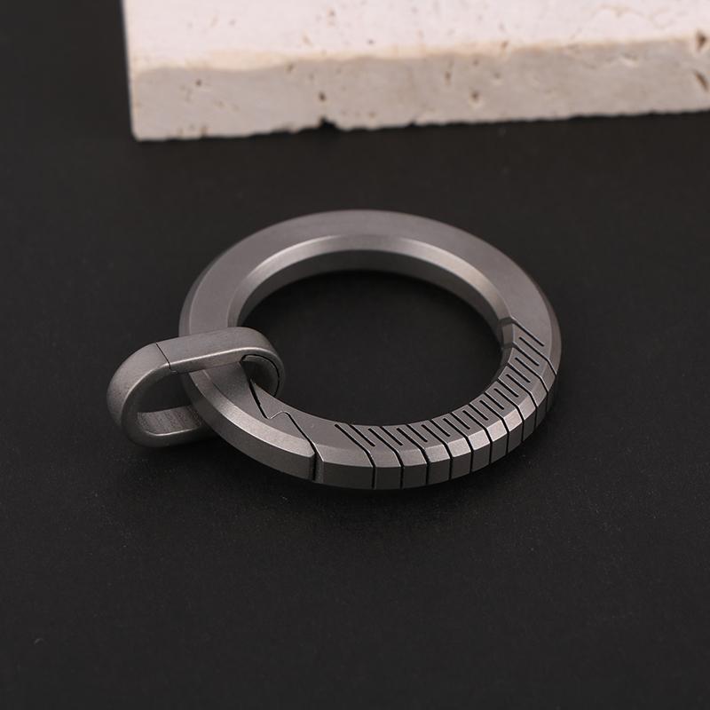 Titan Legierung Schlüsselbund Männer Schlüsselbund Multifunktions Schnalle Persönlichkeit